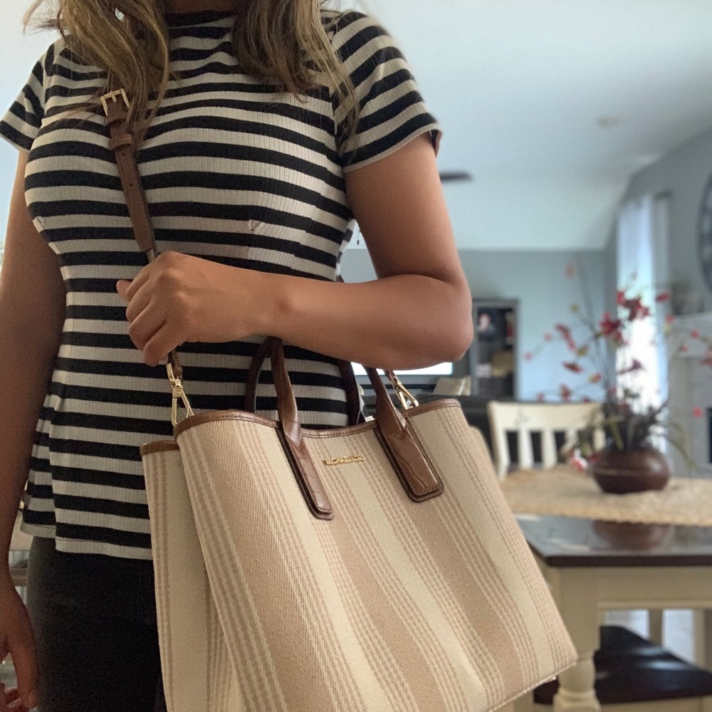New Mk ♥️ medium tote Greenwich - Picture 2 of 13